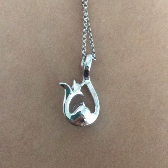 Beautiful necklace! - Picture 2 of 3